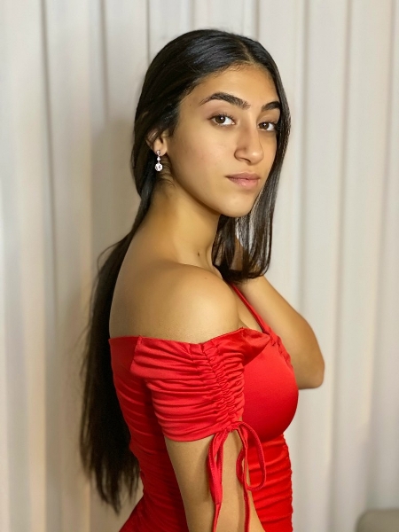 שמלת מיני אדומה